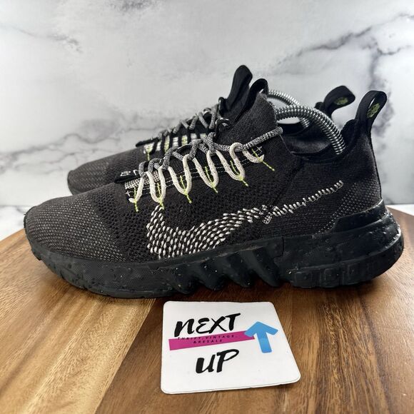 Men’s size 8.5-Nike Space Hippie 01 DJ3056-001 ‘Black Volt’ Flyknit Sneaker main image 4